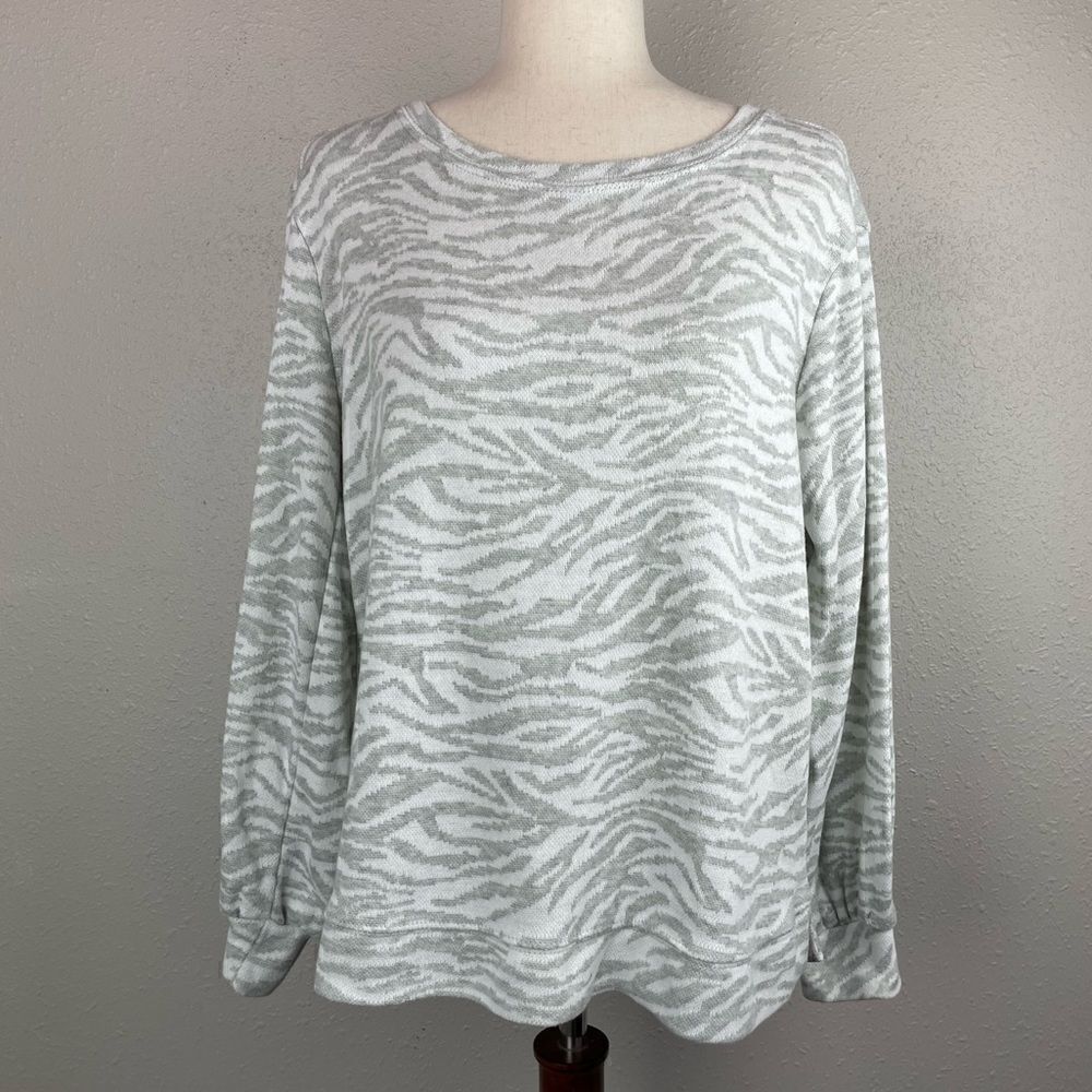 Ellen Tracy Gray and White Tiger Stripe Design Sweater Size L EUC
